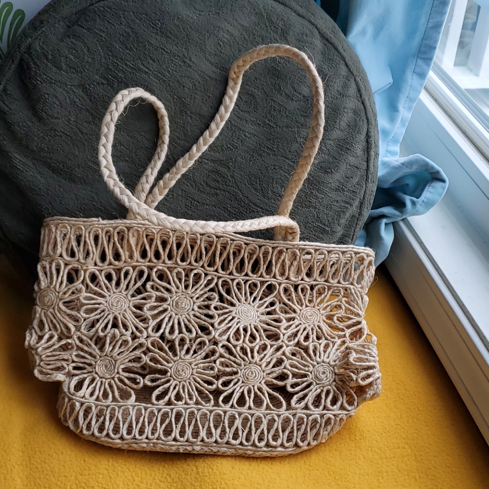Medium size summer straw bag